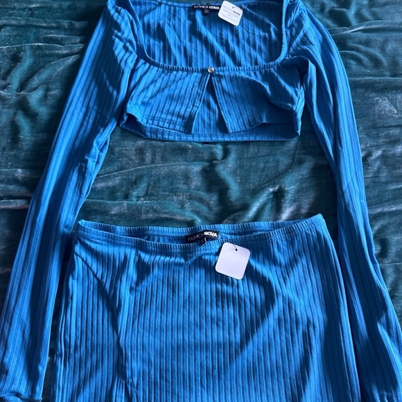 Vibrant Blue Ribbed Two-Piece Set - Picture 6 of 6